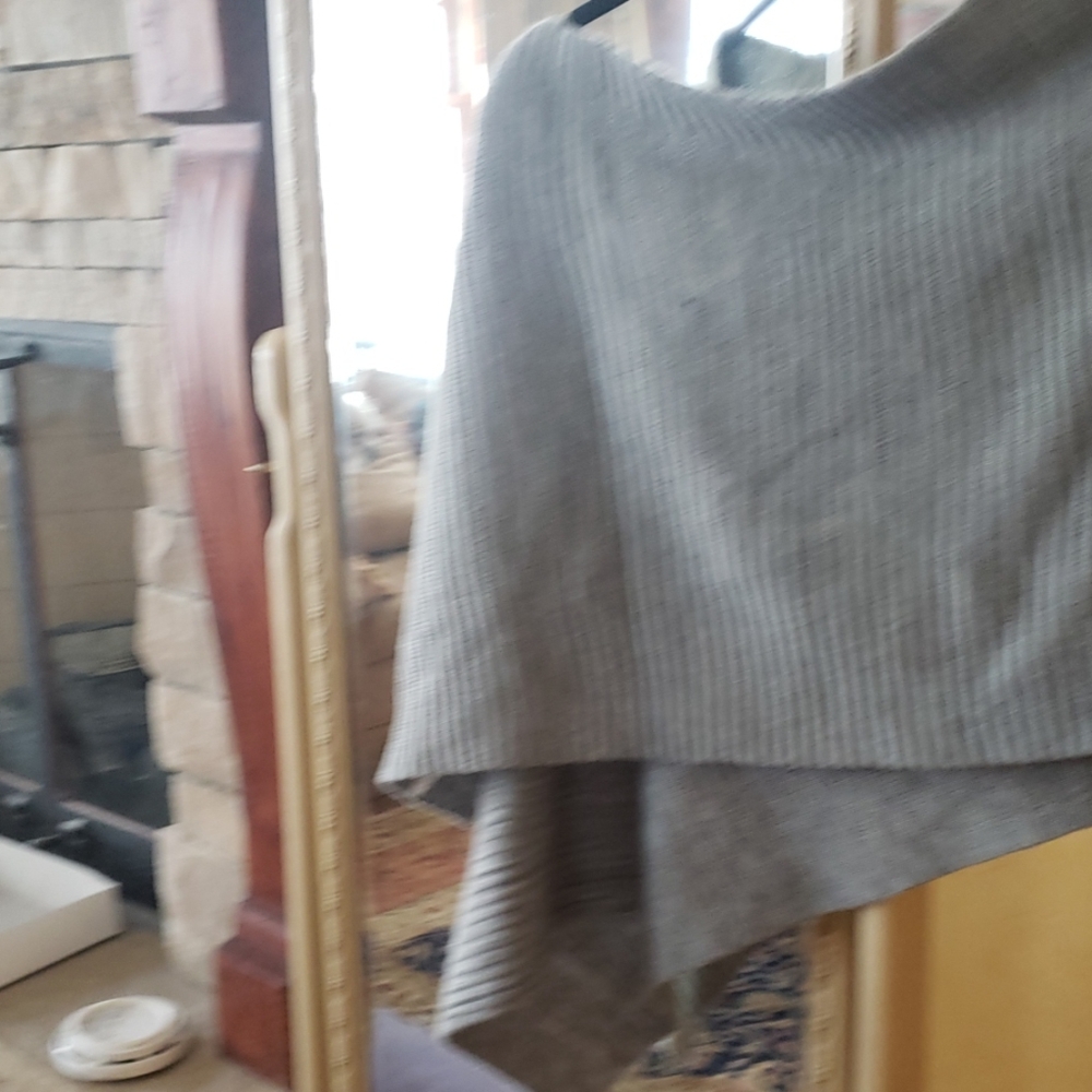 Shawl - Picture 3 of 3